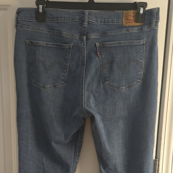 Levi's Women's Straight Leg Jeans in Light Blue - Picture 2 of 2